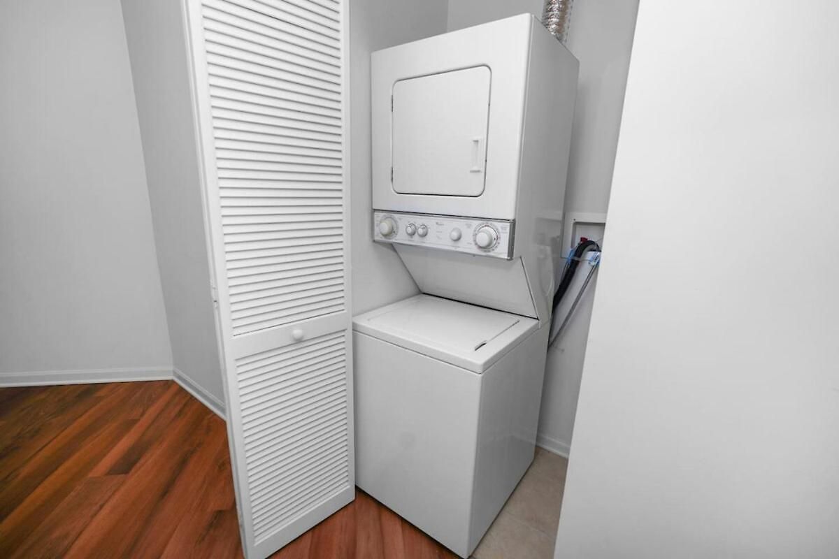 21st Floor Skyline 2br Near Grant Park & Field Museum Apartment *