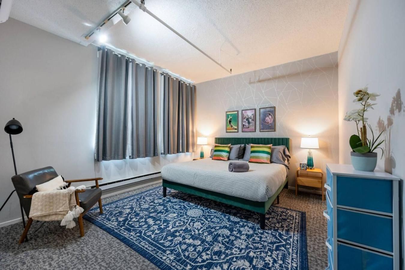 Spacious Downtwn Penthouse Vintage 3bd-gym & Balcony #2