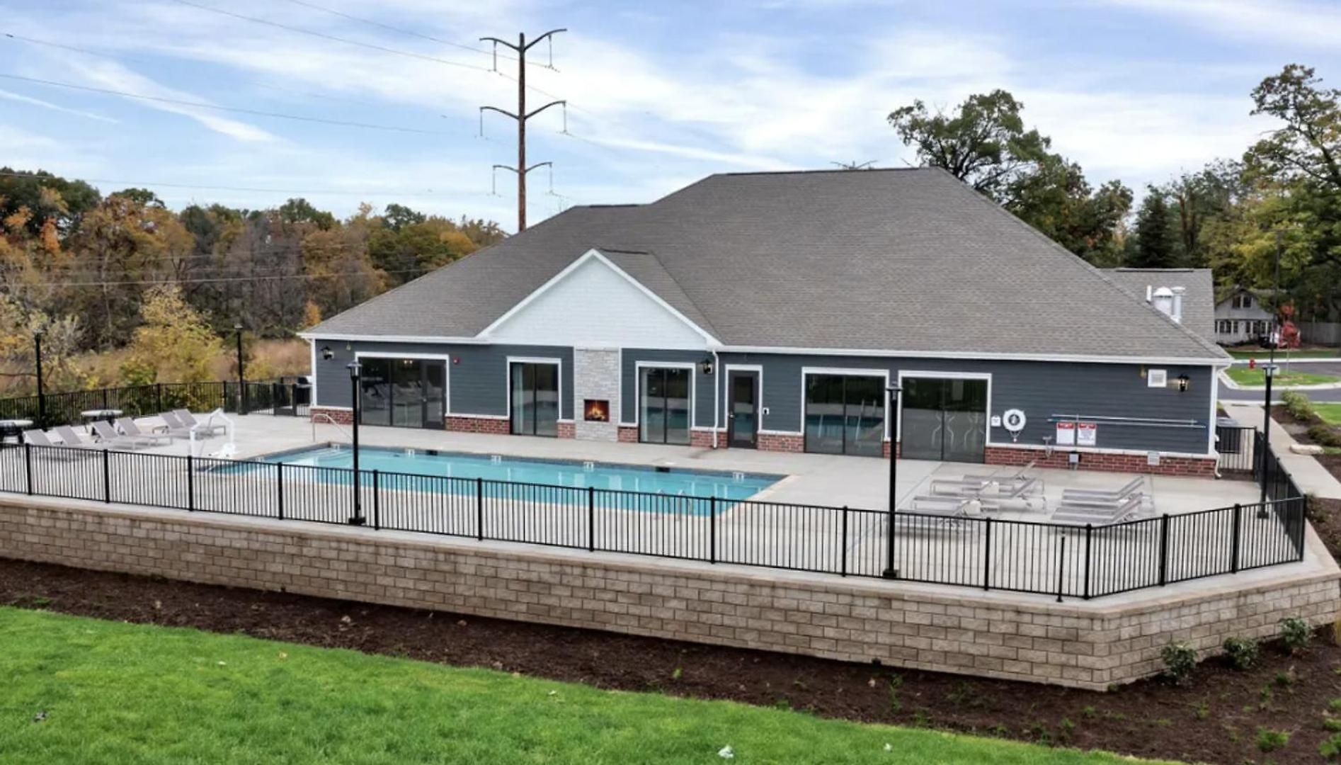 Landing Modern 2bd Clubhouse Gym Chicago