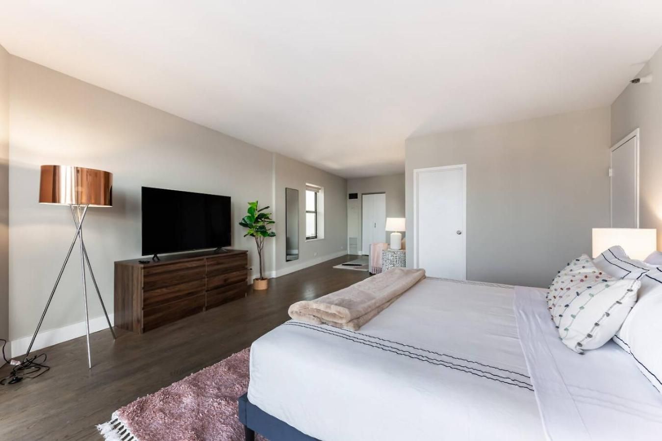 Apartment Downtown Penthouse 3bd Views Parking Gym #2