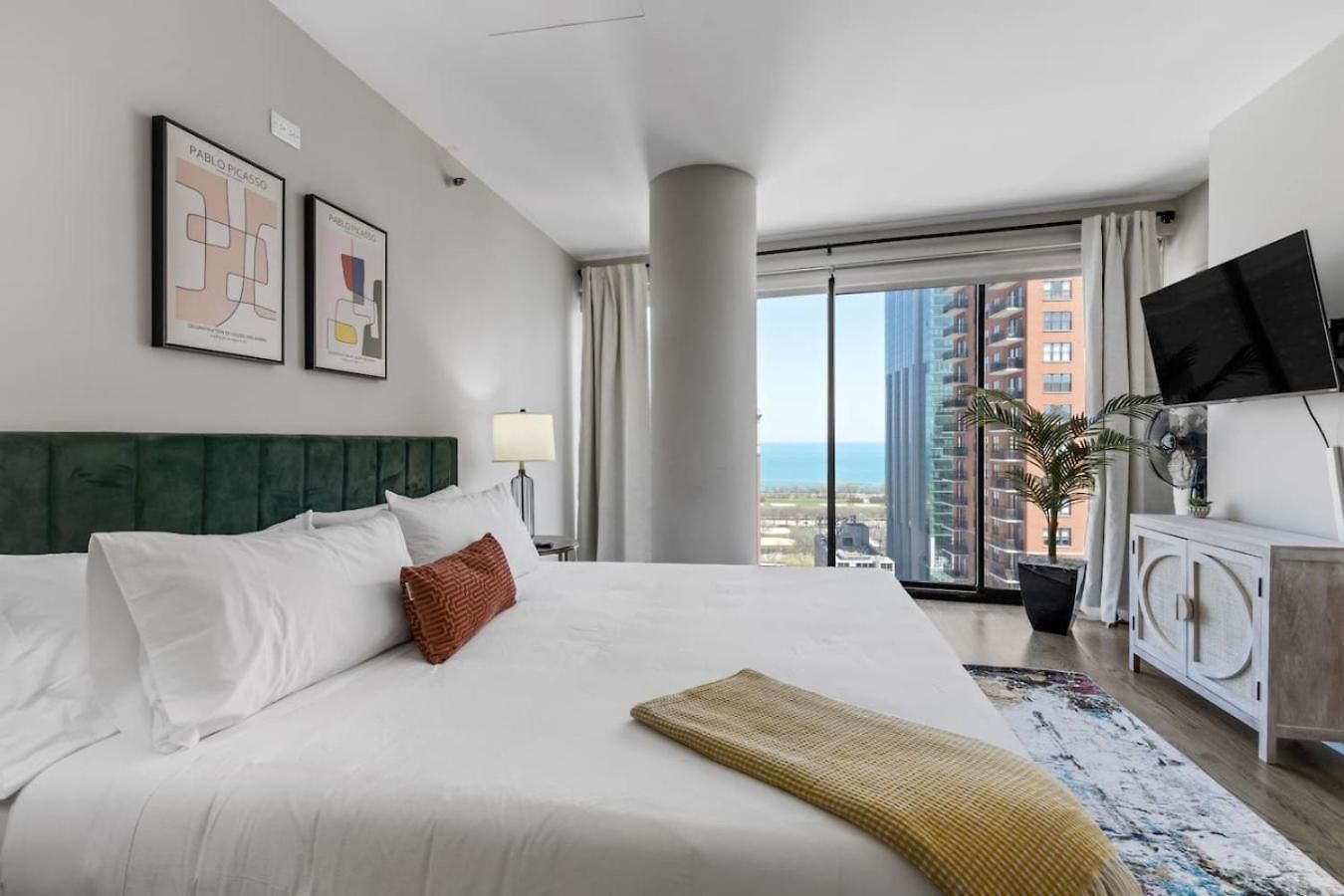 Dtown Penthouse - 4bd-4ba Parking Gym Apartment *