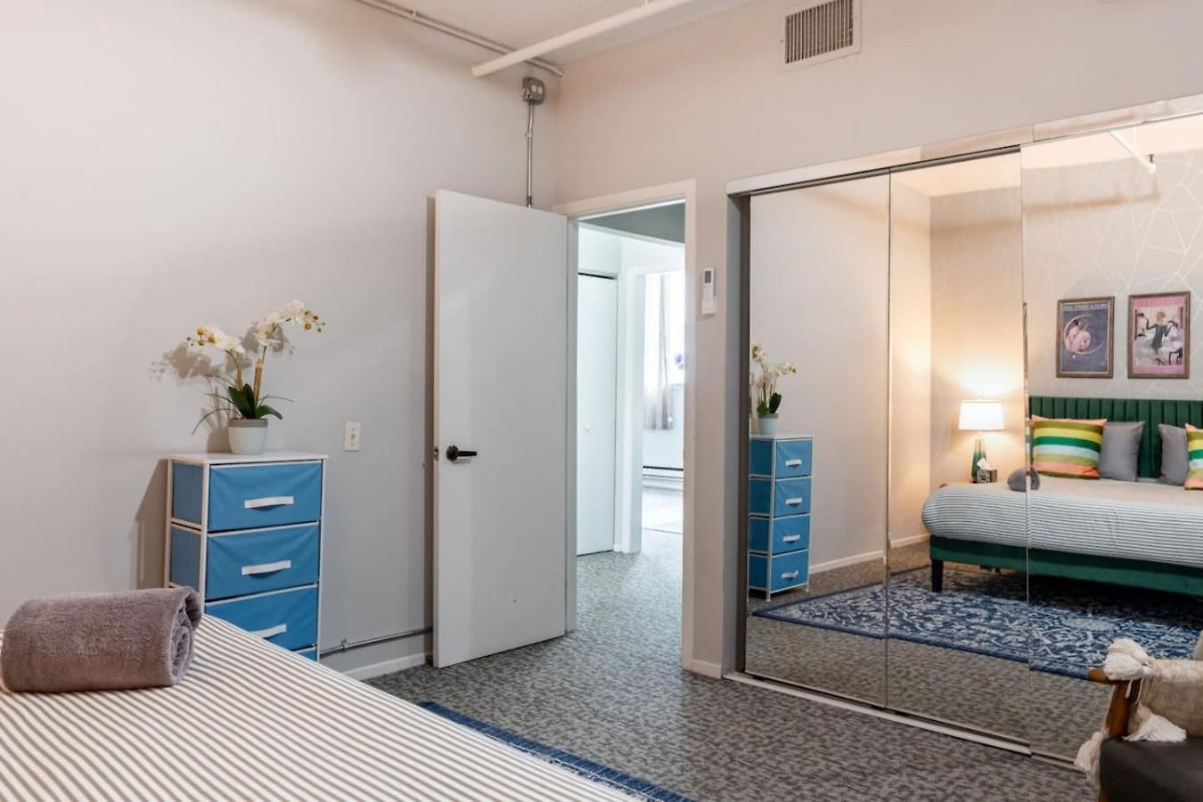 Spacious Downtwn Penthouse Vintage 3bd-gym & Balcony #2