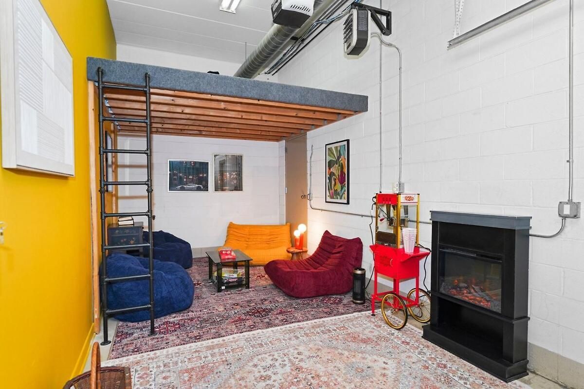 Huge 5br Heart Of Fulton Market Duplex Of Dreams
