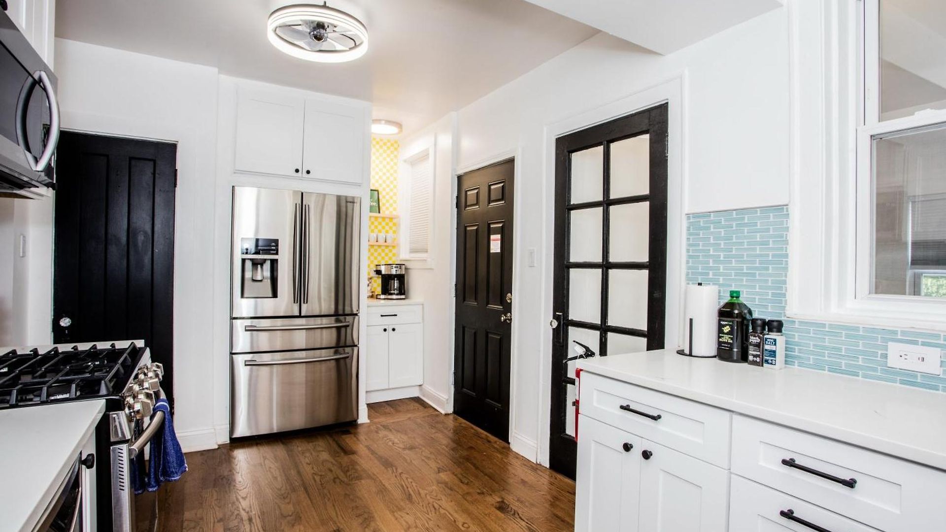 King Bed, Great Wifi, United Center, Walk To Train Apartment