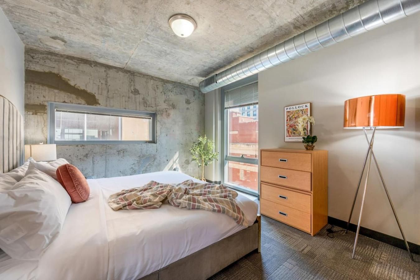 Downtown 9bd - Sleep 18 -