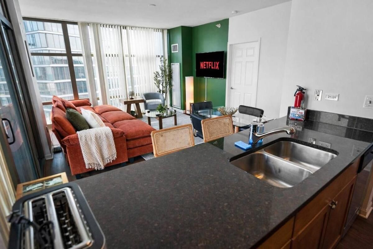 Apartment 21st Floor Skyline 2br Near Grant Park & Field Museum *