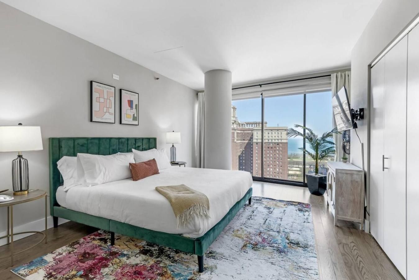 Dtown Penthouse - 4bd-4ba Parking Gym Apartment *