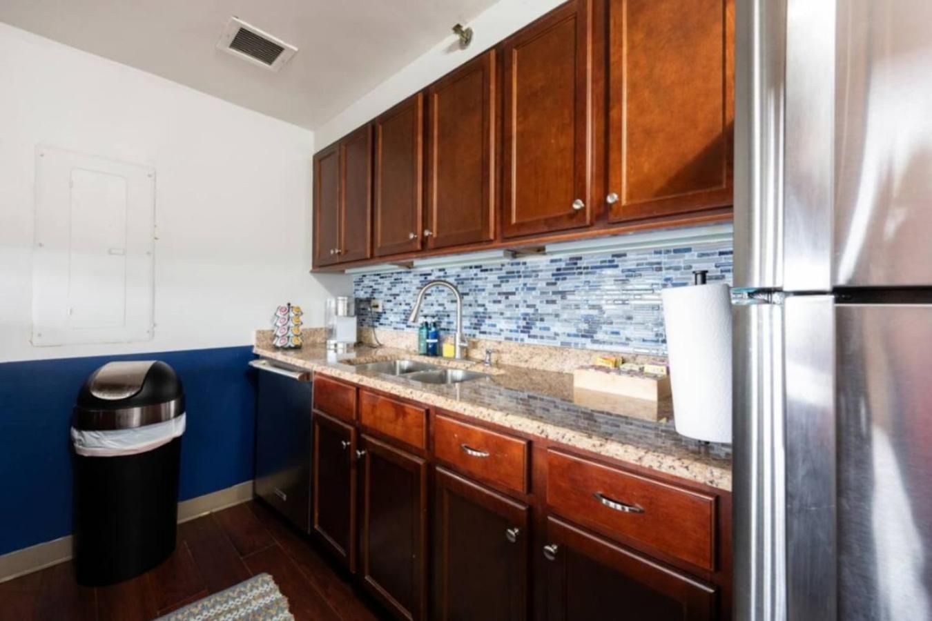 Apartment Sleep 25 - Huge Downtown Vintage Lofts, Balcony & Gym