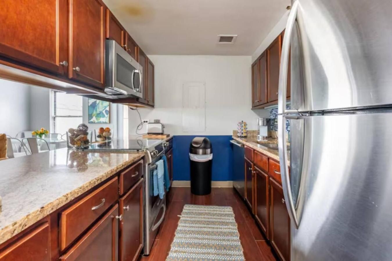 Sleep 25 - Huge Downtown Vintage Lofts, Balcony & Gym Apartment Chicago