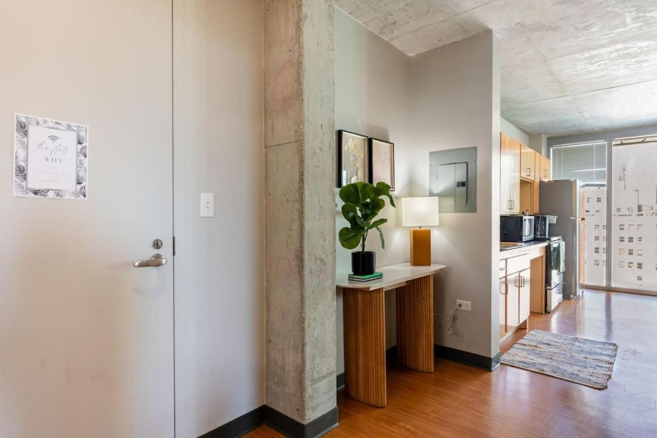Apartment Downtown 9bd - Sleep 18 -