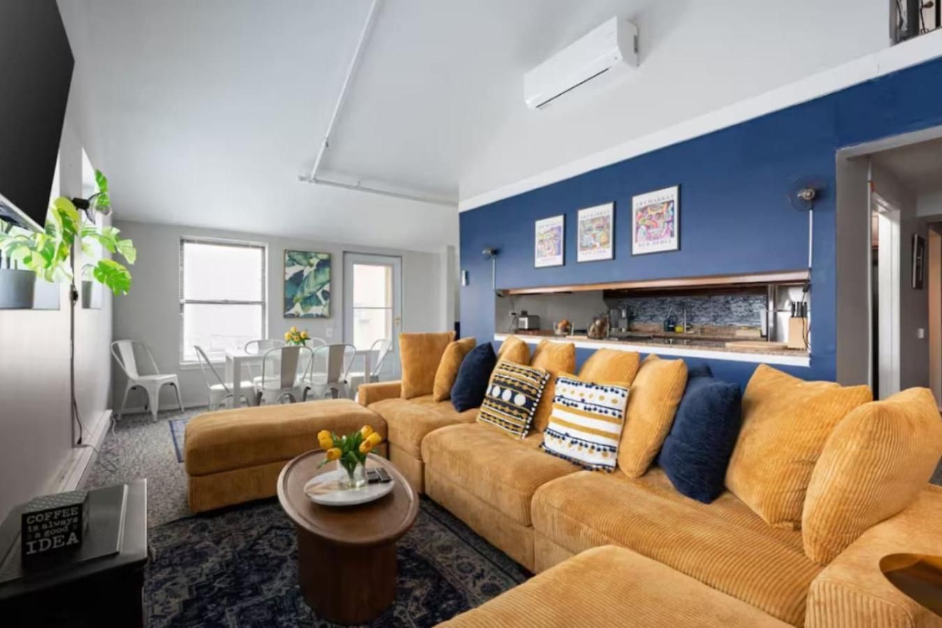 Sleep 25 - Huge Downtown Vintage Lofts, Balcony & Gym * Chicago