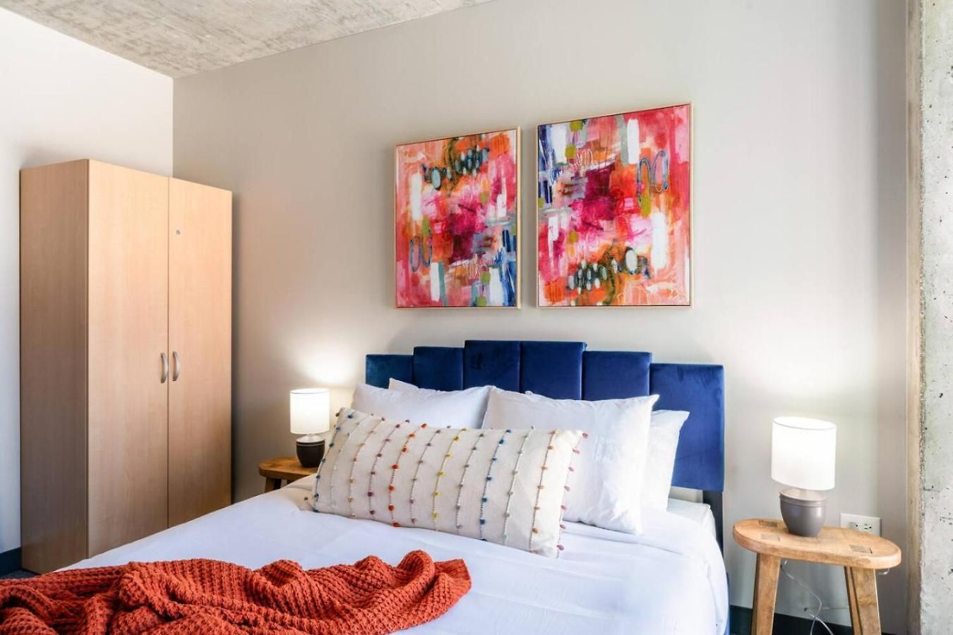 Downtown 9bd - Sleep 18 -