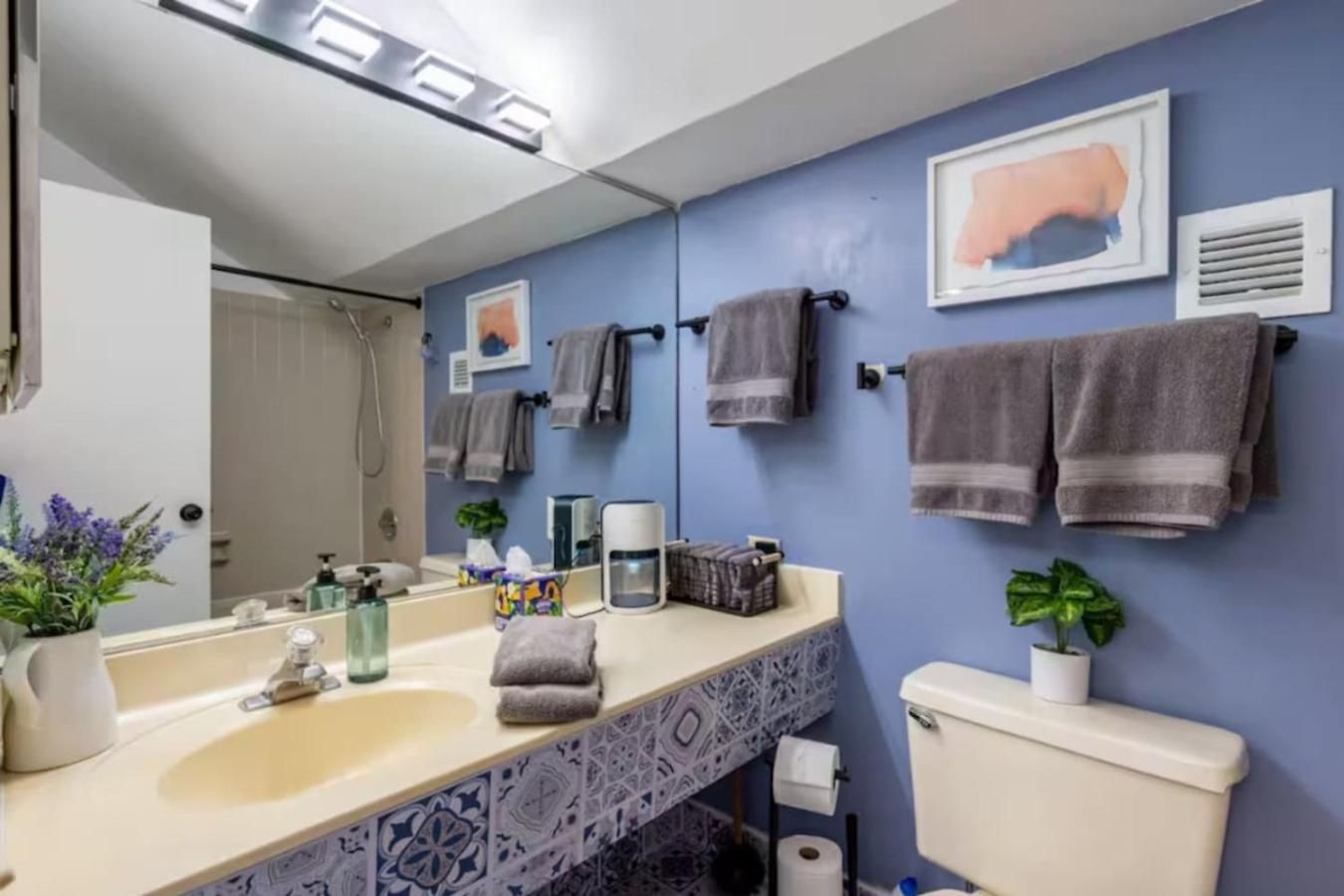 Sleep 25 - Huge Downtown Vintage Lofts, Balcony & Gym * Chicago