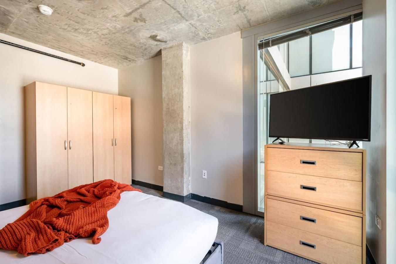 Apartment Downtown 9bd - Sleep 18 -