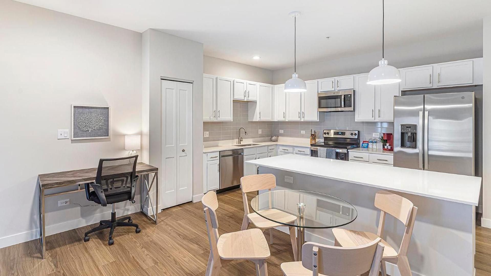 Landing Modern 2bd Clubhouse Gym *