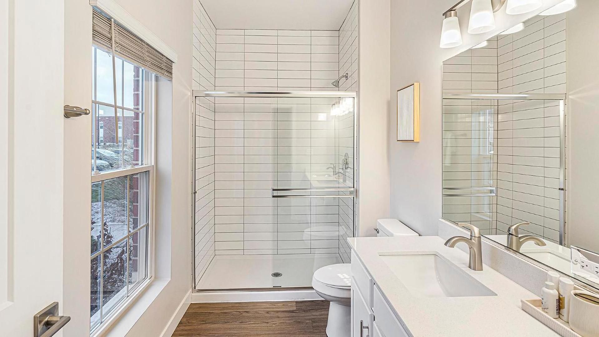 Landing Modern 2bd Clubhouse Gym Chicago
