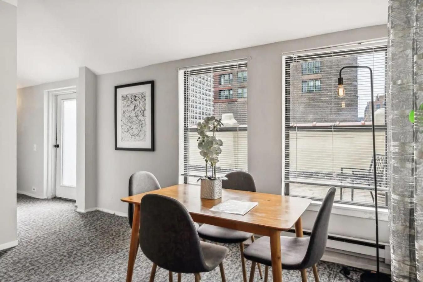 Apartment Sleep 25 - Huge Downtown Vintage Lofts, Balcony & Gym *