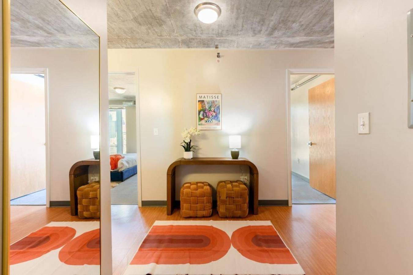 Apartment Downtown 9bd - Sleep 18 - *