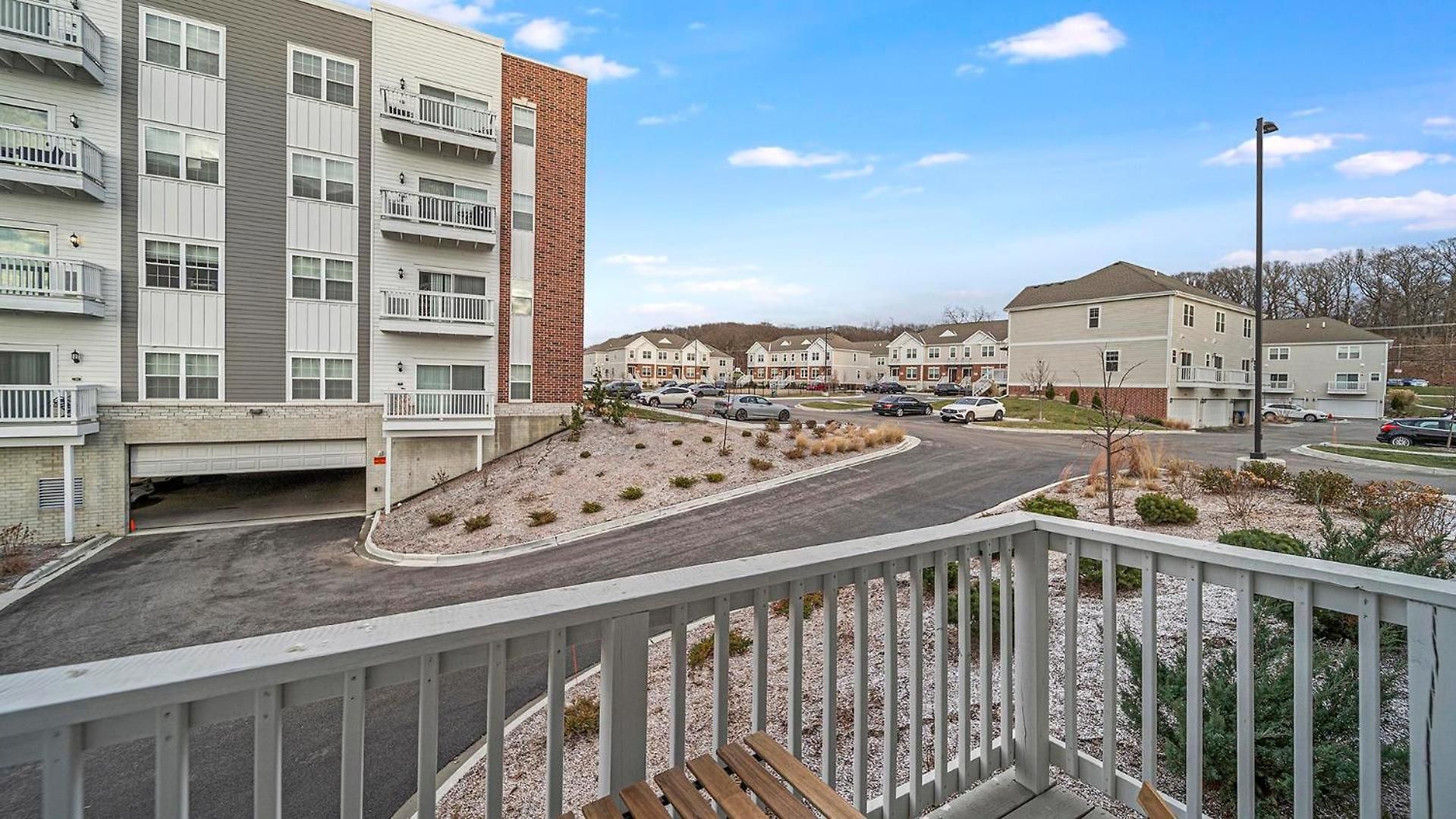 Landing Modern 2bd Clubhouse Gym