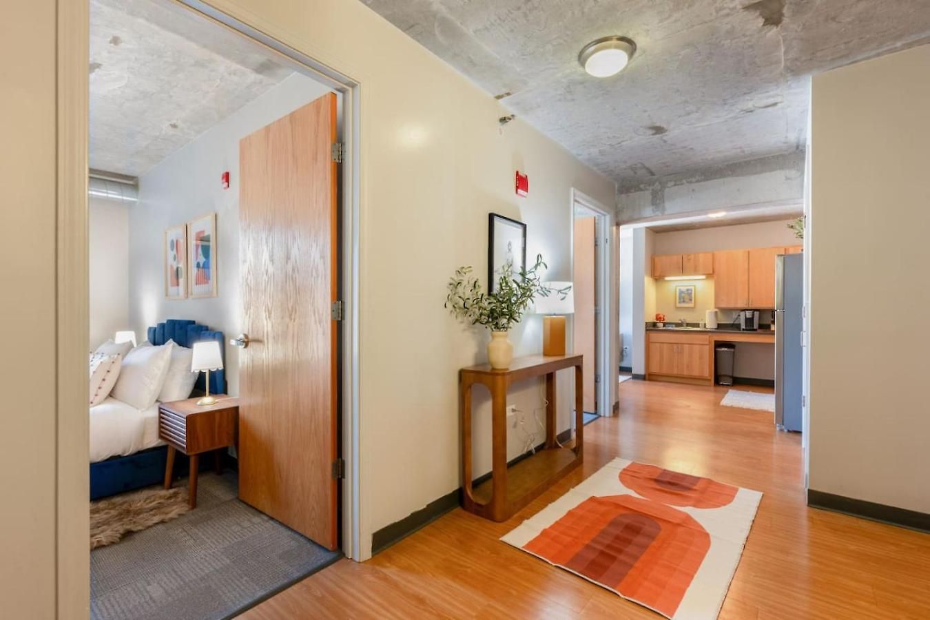 Downtown 9bd - Sleep 18 - Apartment *