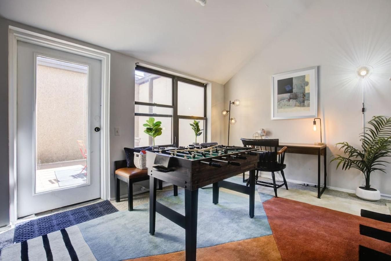 Sleep 25 - Huge Downtown Vintage Lofts, Balcony & Gym Apartment Chicago