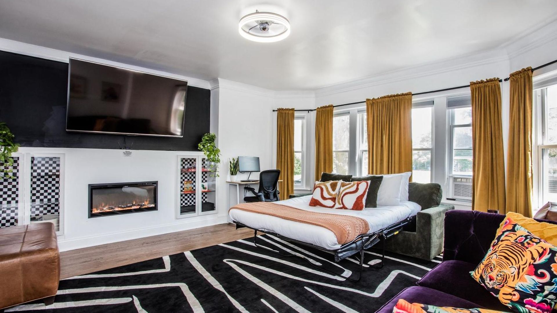 King Bed, Great Wifi, United Center, Walk To Train * Chicago