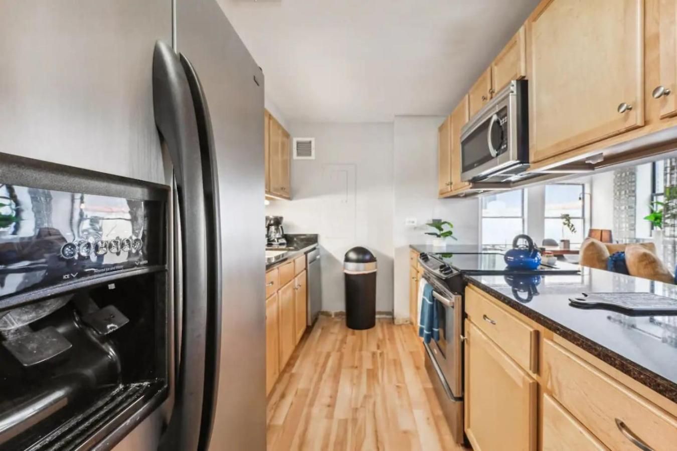Apartment Sleep 25 - Huge Downtown Vintage Lofts, Balcony & Gym *