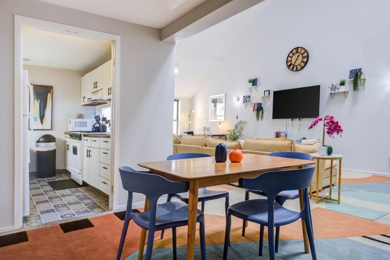 Sleep 25 - Huge Downtown Vintage Lofts, Balcony & Gym Chicago