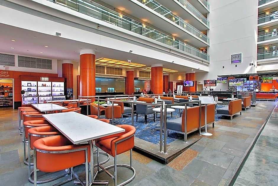 Hotel Embassy By Hilton Downtown Magnificent Mile