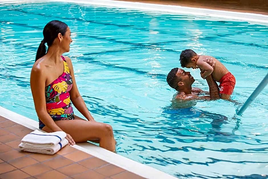 Mart Plaza River North, An Ihg Hotel 4*