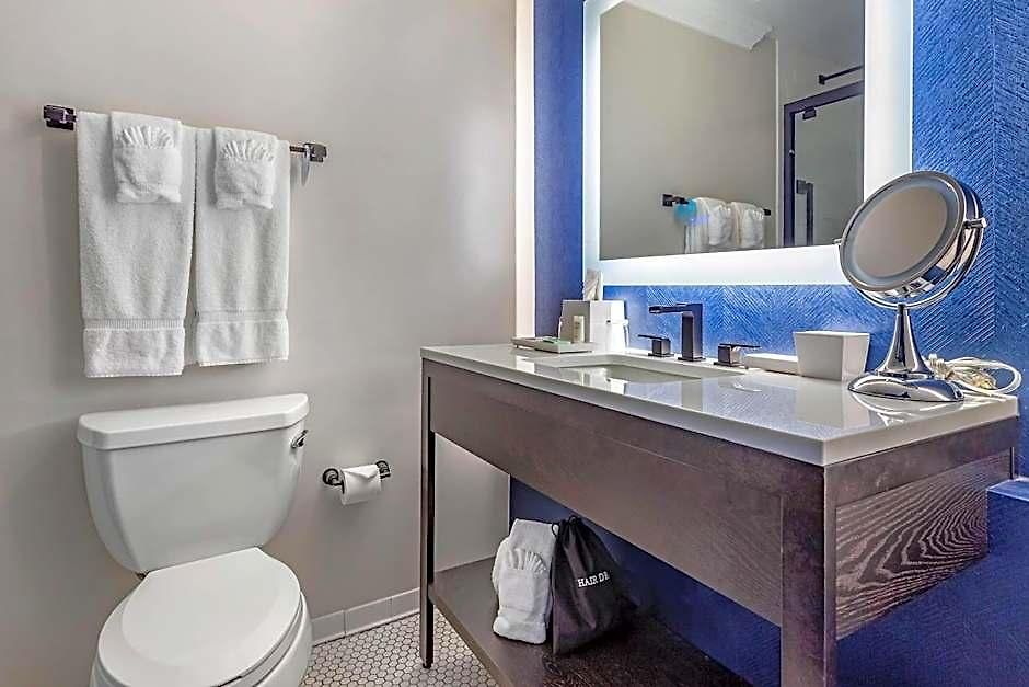 Hilton Vacation Club Hotel Blake Chicago