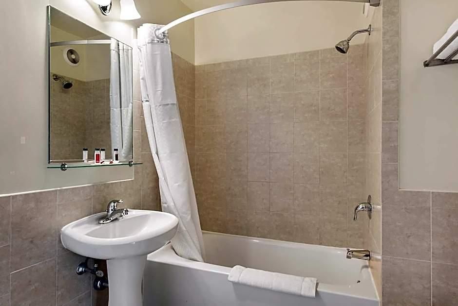 Hotel Travelodge By Wyndham Downtown