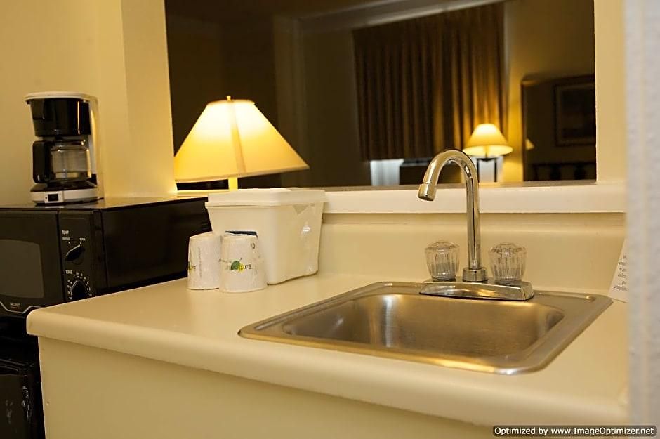 Hotel Travelodge By Wyndham Downtown 2*