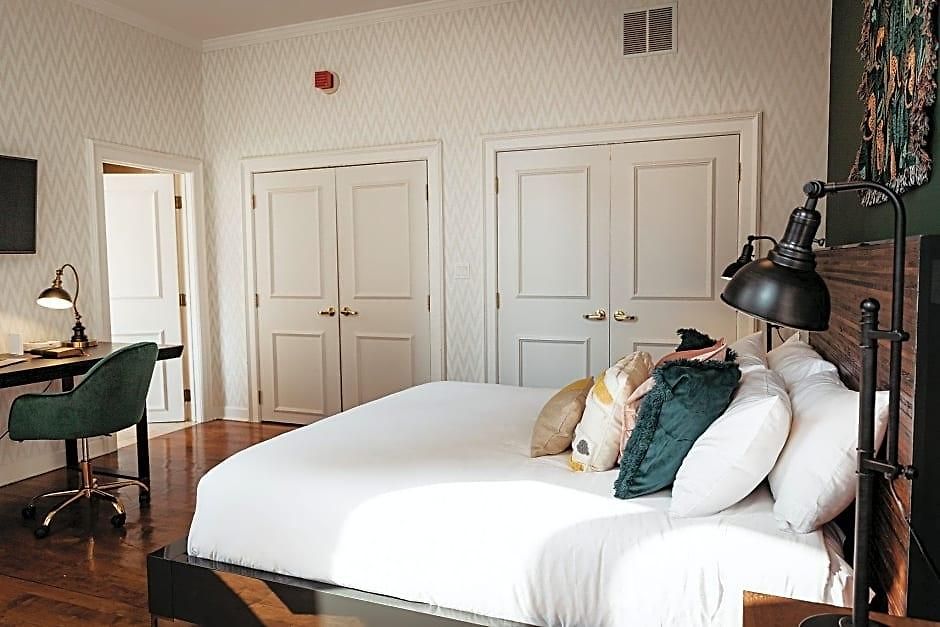 Selina Hotel