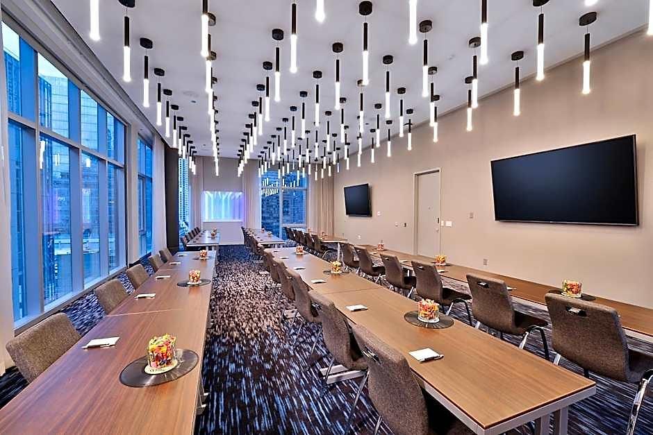 Aloft By Marriott Mag Mile Chicago