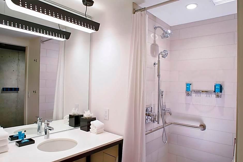 Hotel Aloft By Marriott Mag Mile 3*