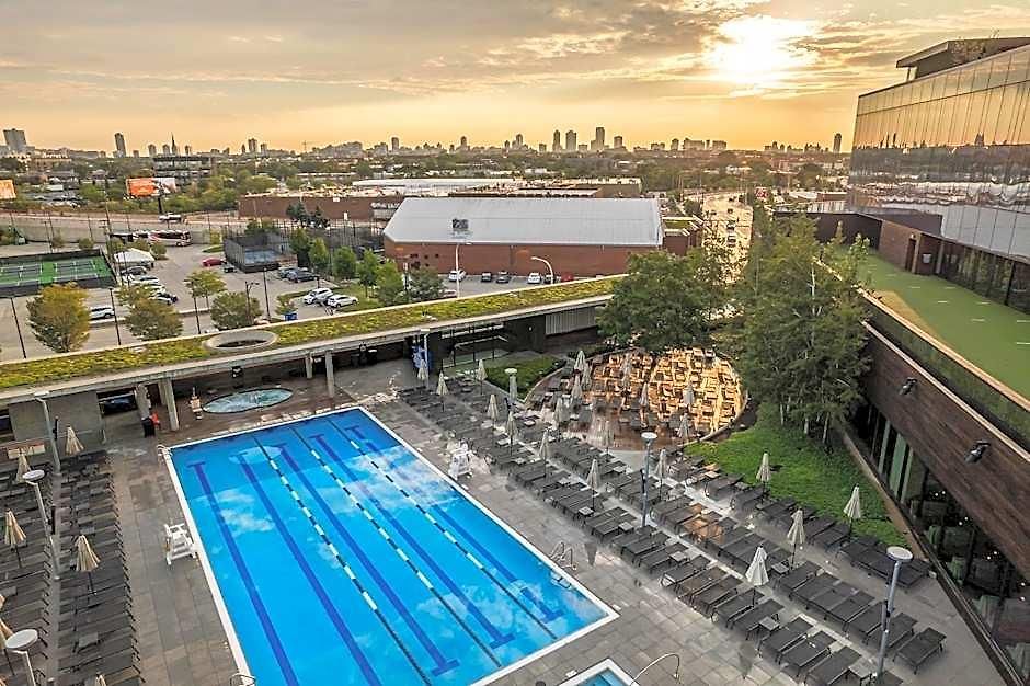Resort The & Athletic Club At Midtown