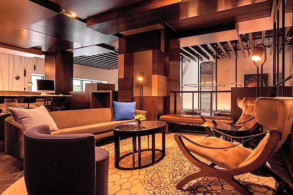 Hotel Emc2, Autograph Collection 4*