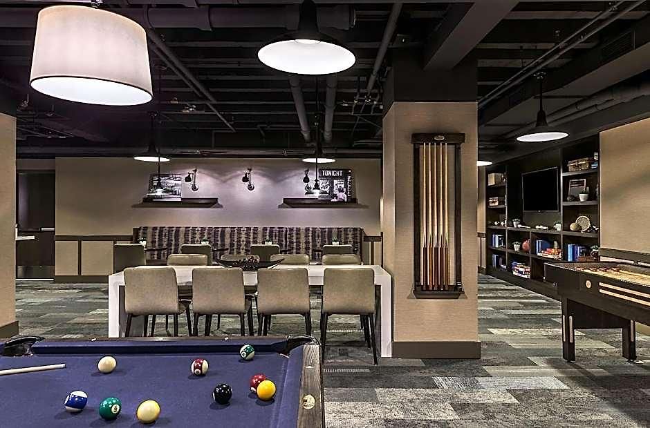 Cambria Loop - Theatre District Hotel