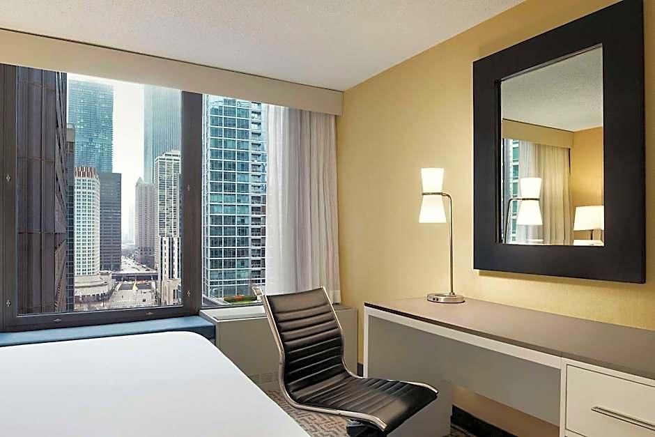 Hotel Doubletree By Hilton Magnificent Mile 4*