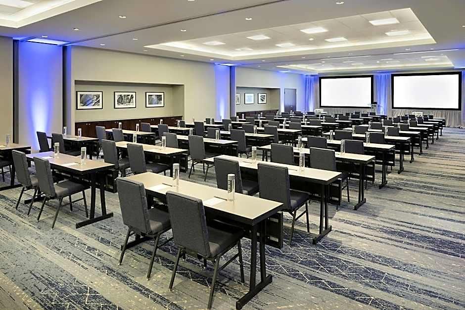 Courtyard By Marriott Downtown/magnificent Mile 3*