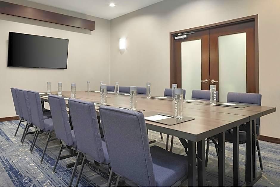 Courtyard By Marriott Downtown/magnificent Mile