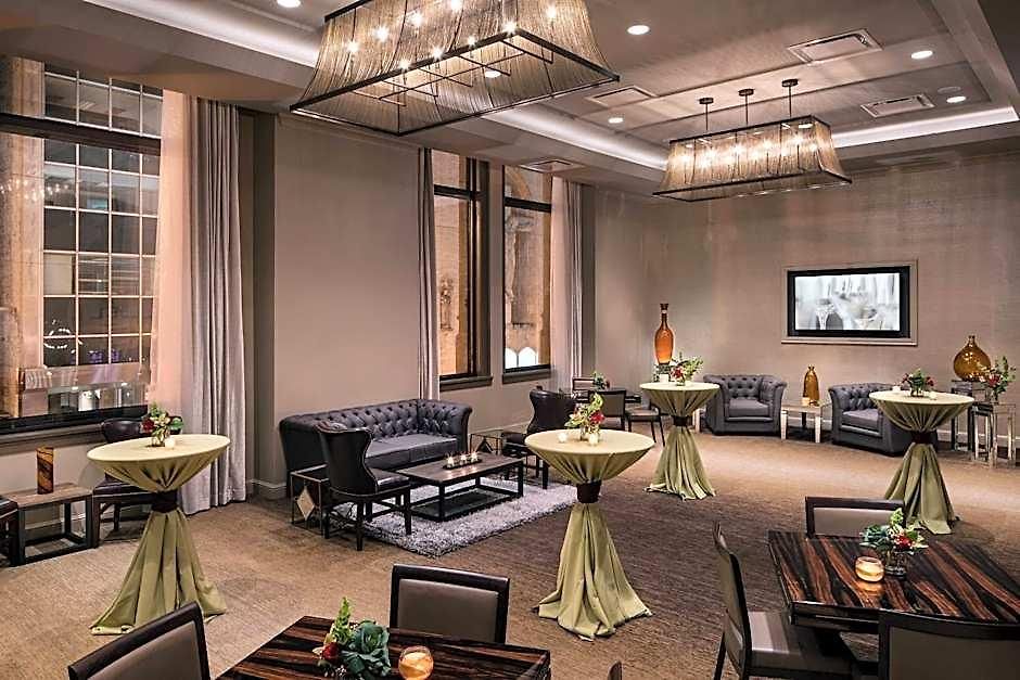 By Marriott Downtown/loop Chicago