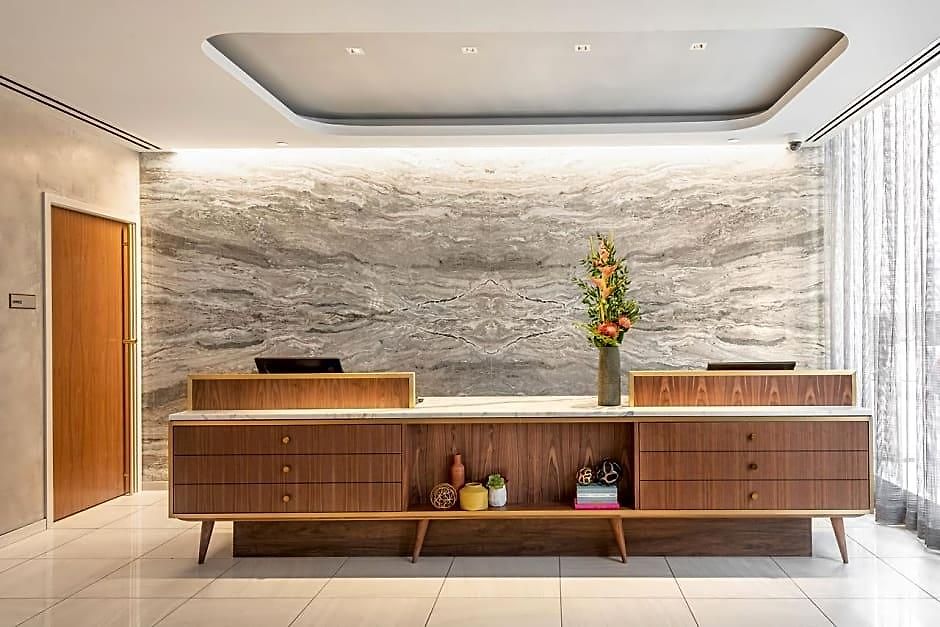 Le Meridien Essex Hotel Chicago