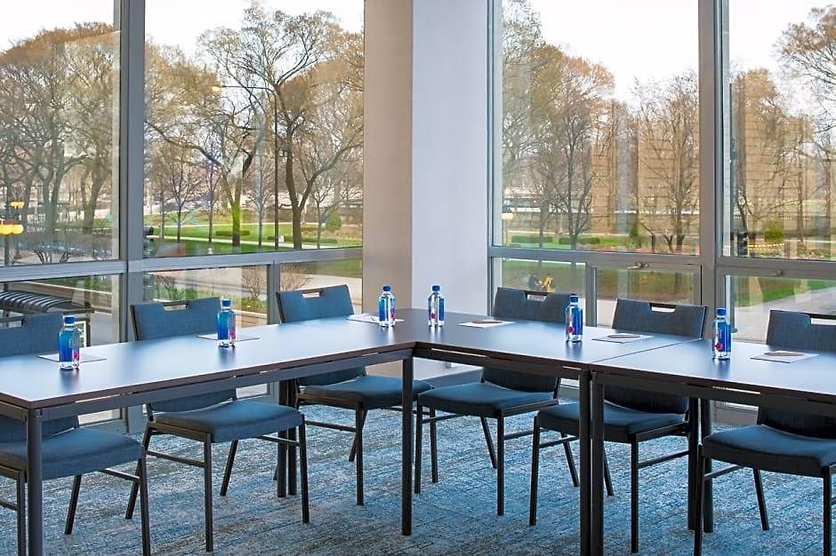 Le Meridien Essex Hotel