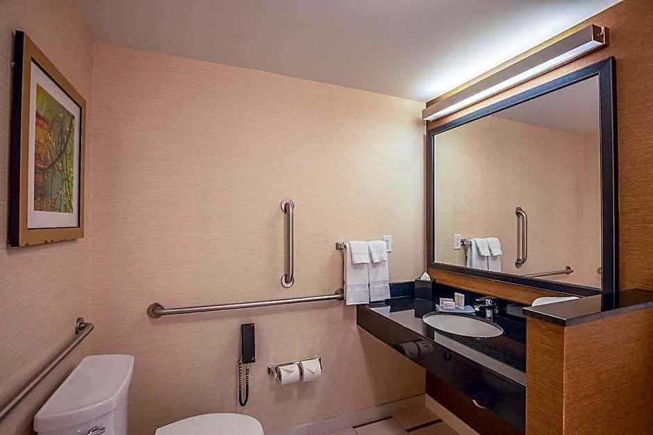Fairfield And Downtown-river North 3*