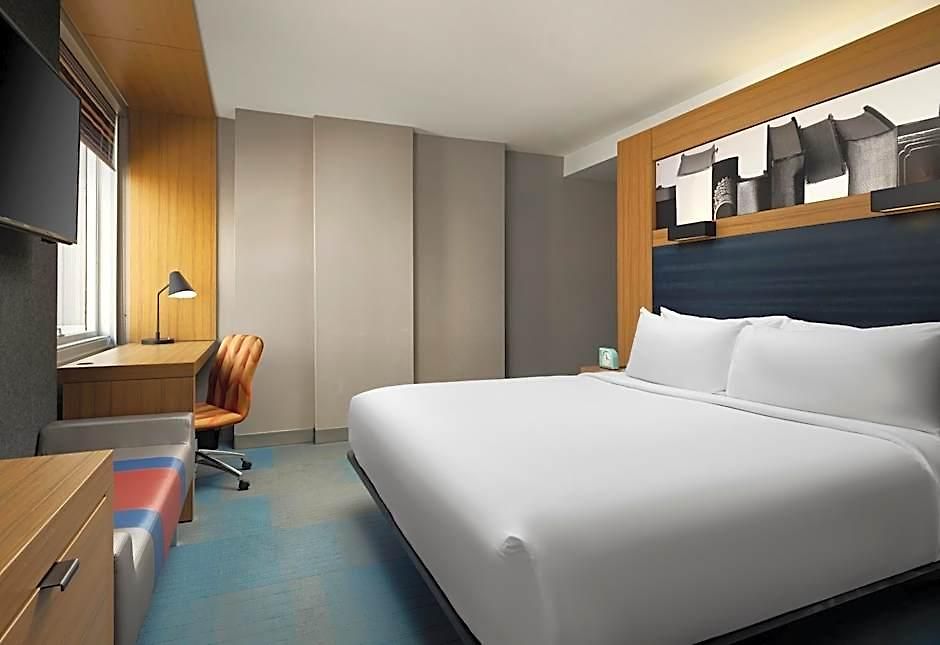 Aloft By Marriott Downtown River North 3*