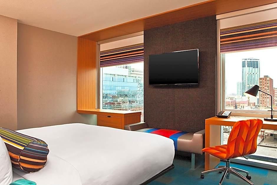 Aloft By Marriott Downtown River North Chicago