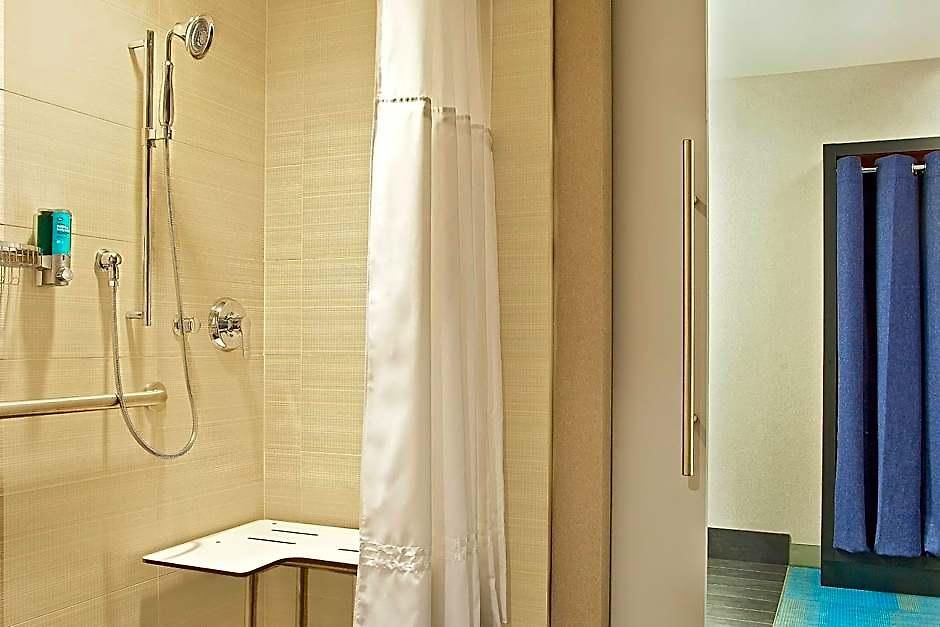 Hotel Aloft By Marriott Downtown River North 3*