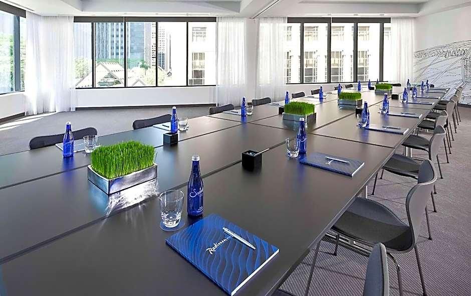 Radisson Blu Aqua Hotel, 4* Chicago